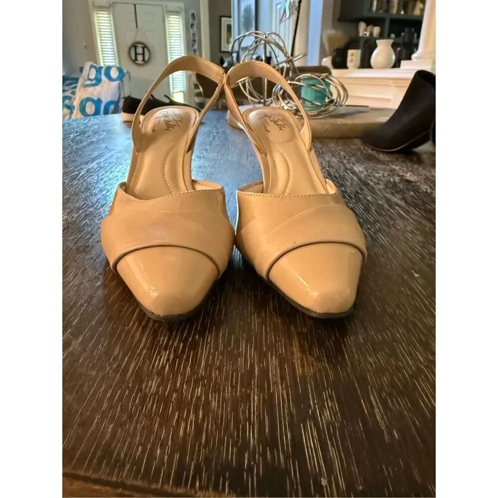 LifeStride Beige Kerra Patent Leather Strappy Kitten Heels sz 7.5 NWOT